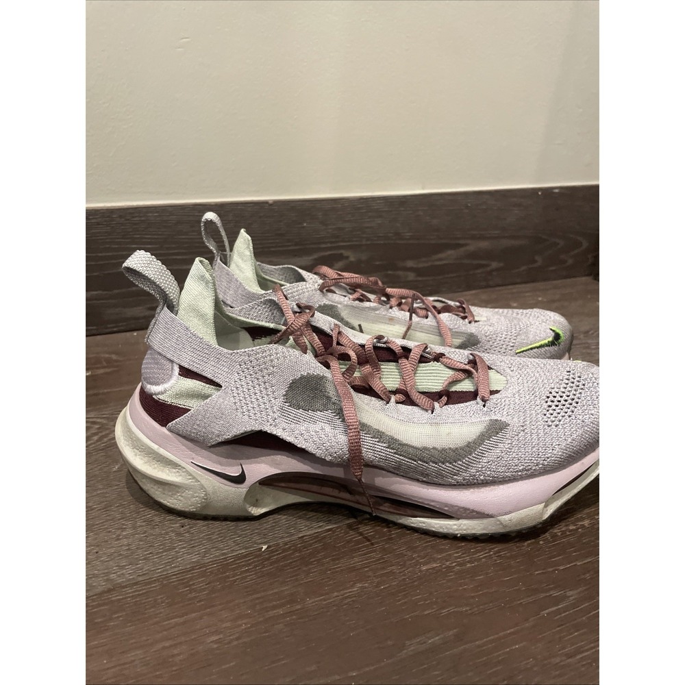 Nike Spark Flyknit Burgundy Crush Sneakers Size 9.5 Women's‎ Running Shoes